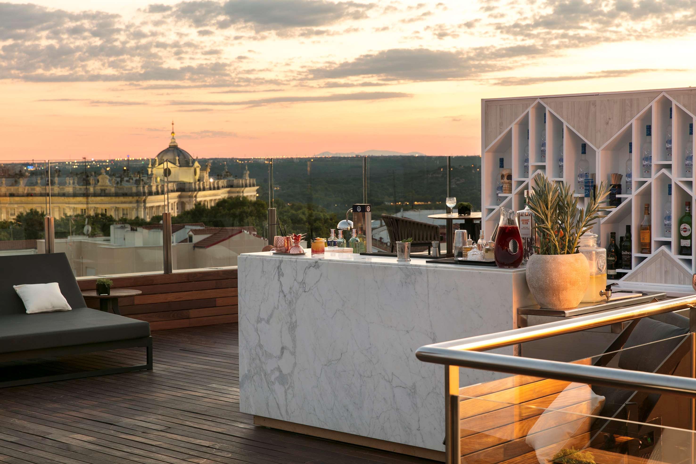Palacio de los Duques Gran Meliá - The Leading Hotels of the World Madrid Esterno foto The rooftop bar