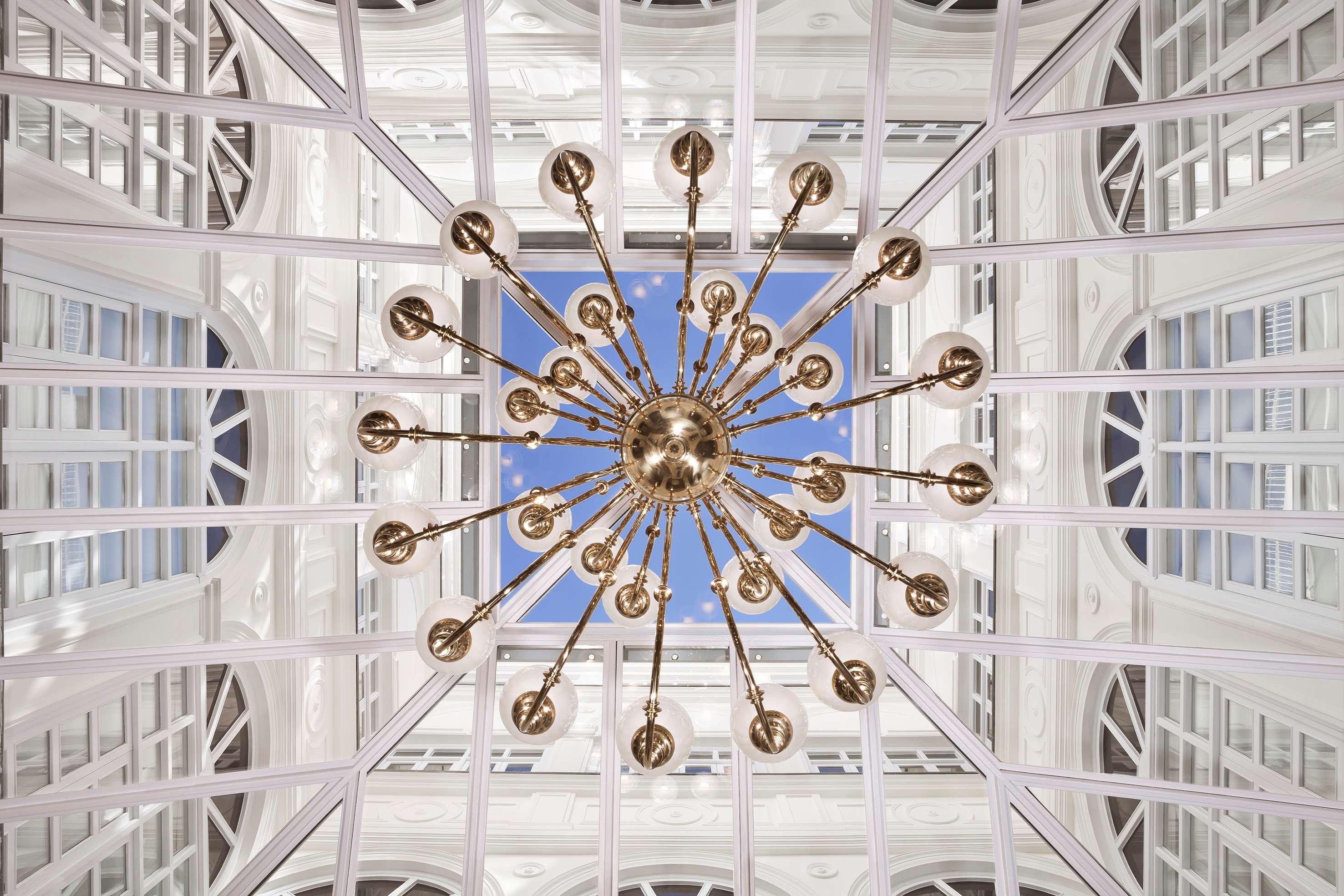 Palacio de los Duques Gran Meliá - The Leading Hotels of the World Madrid Esterno foto The ceiling of the lobby