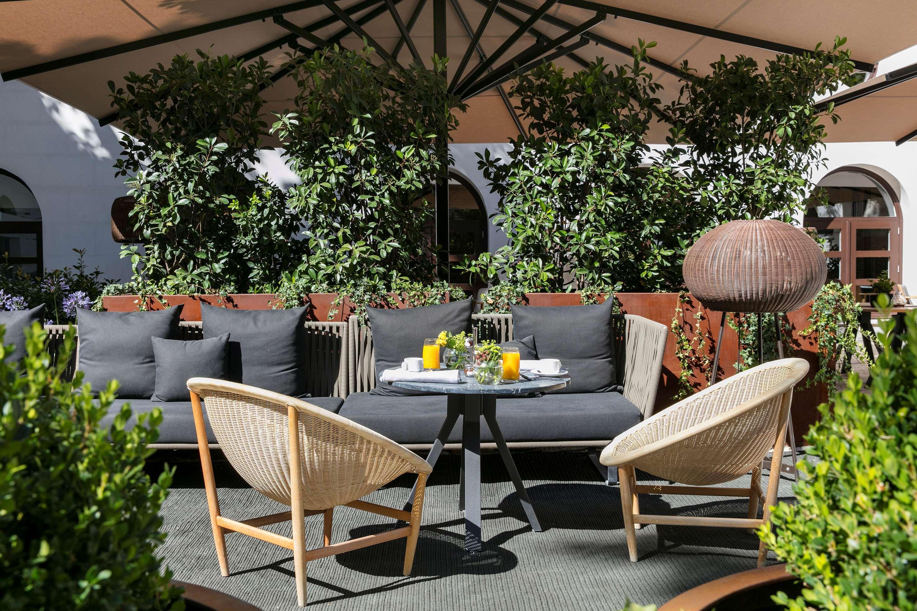 Palacio de los Duques Gran Meliá - The Leading Hotels of the World Madrid Esterno foto The Terrace at the Mandarin Oriental