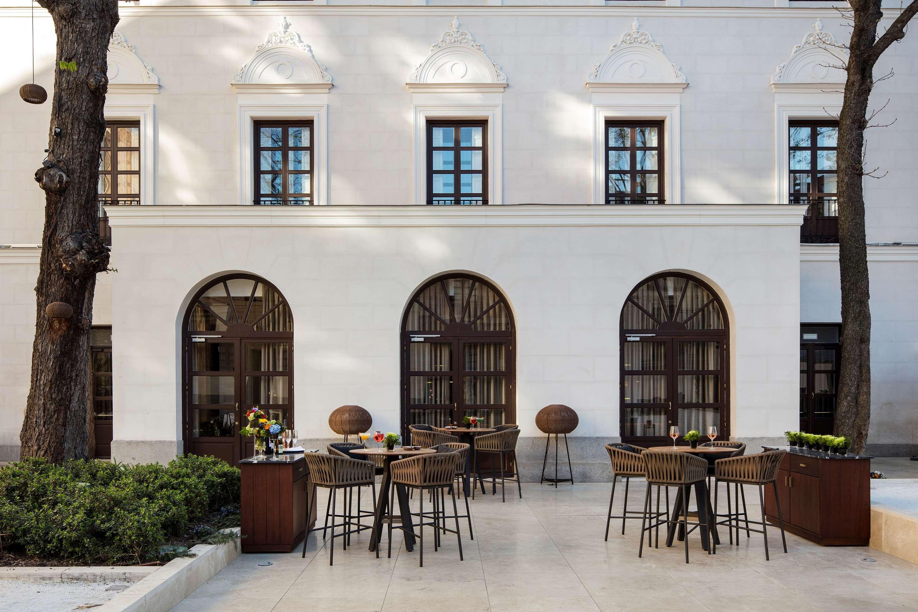Palacio de los Duques Gran Meliá - The Leading Hotels of the World Madrid Esterno foto The patio at the hotel