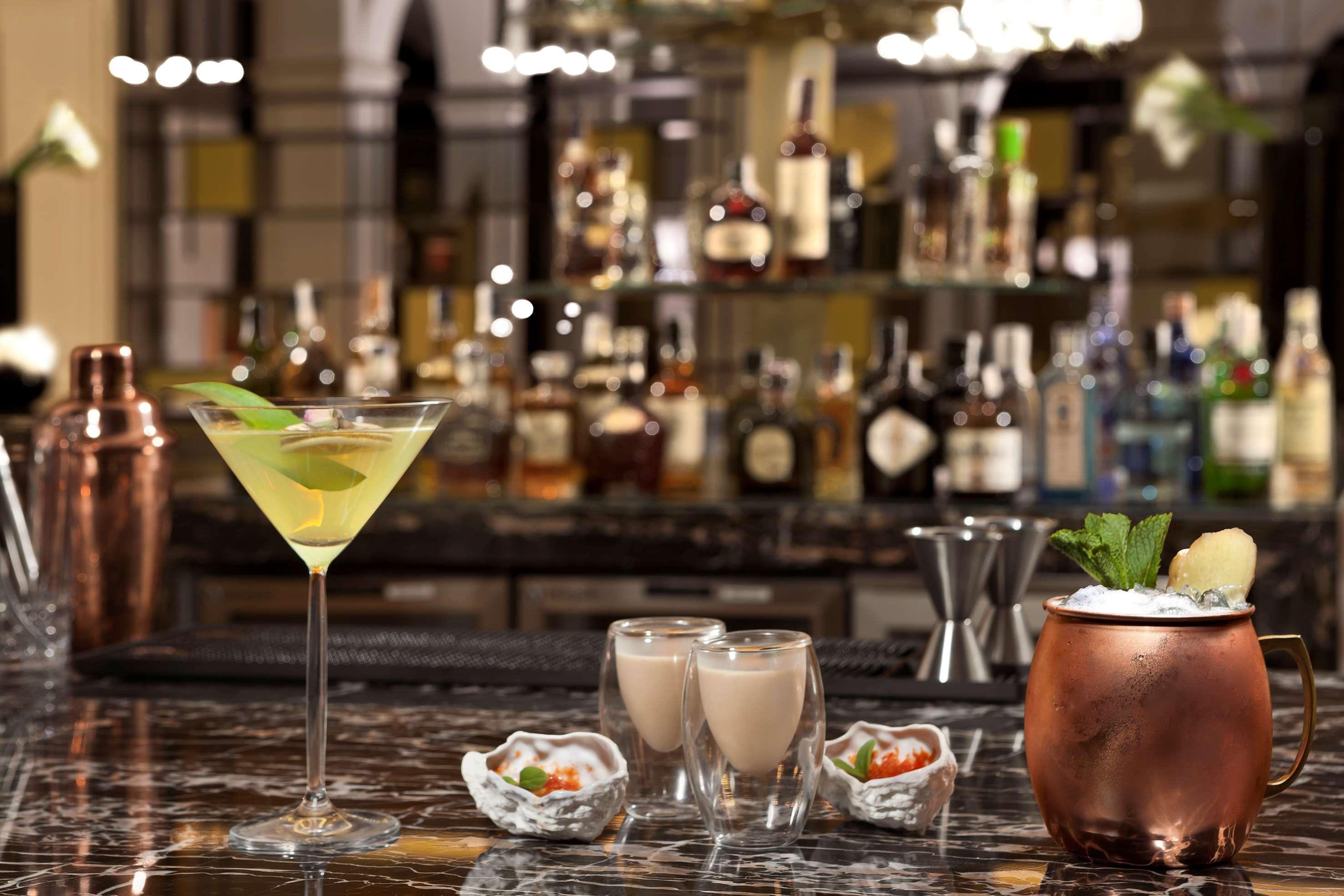 Palacio de los Duques Gran Meliá - The Leading Hotels of the World Madrid Esterno foto A selection of cocktails