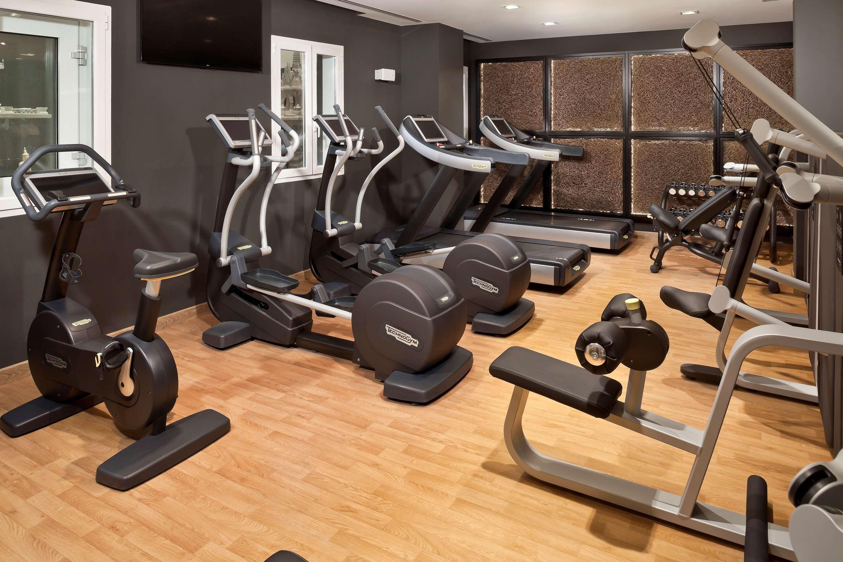 Palacio de los Duques Gran Meliá - The Leading Hotels of the World Madrid Esterno foto The gym at the hotel