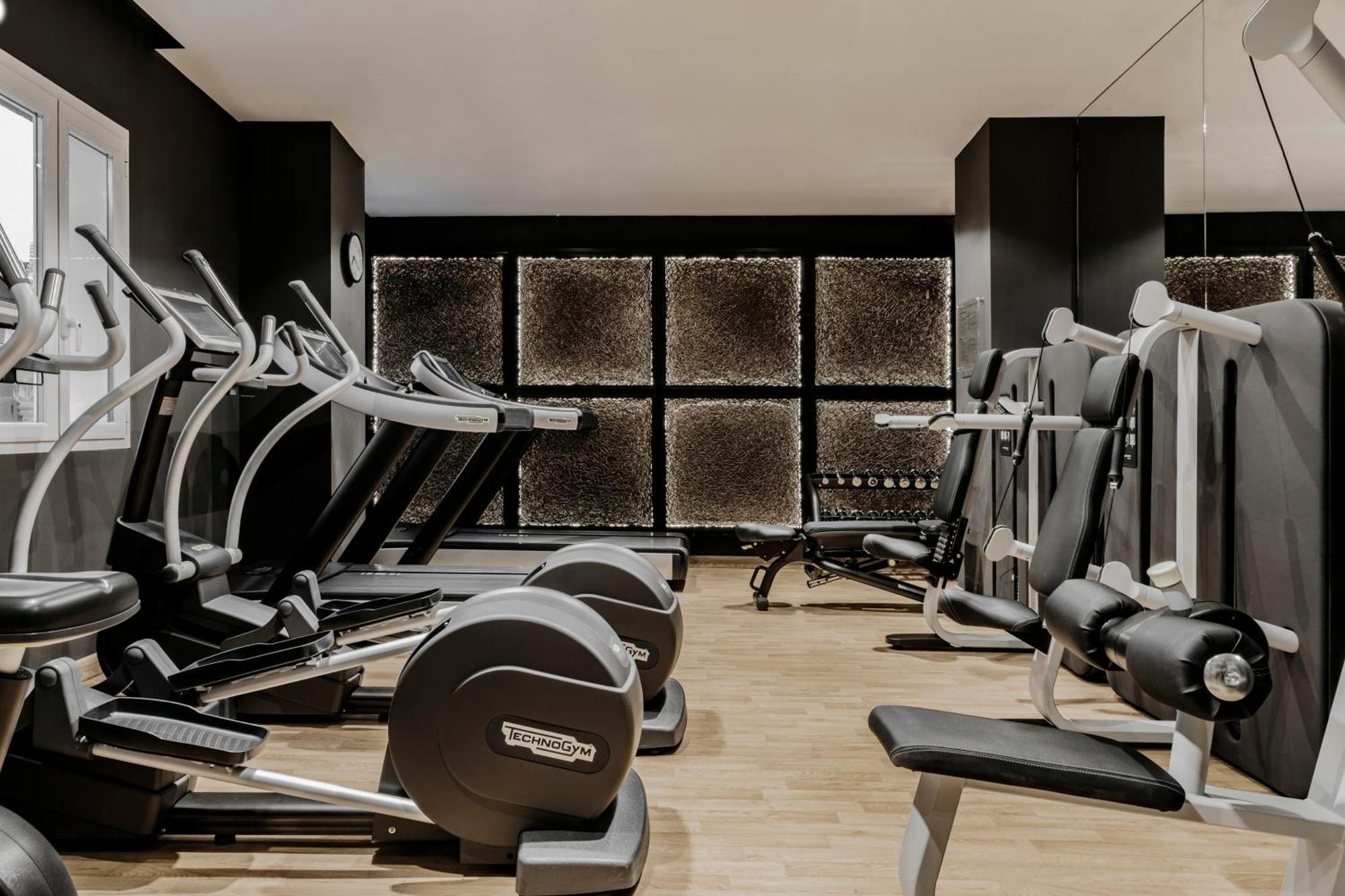Palacio de los Duques Gran Meliá - The Leading Hotels of the World Madrid Esterno foto The gym at The Ivy Collection