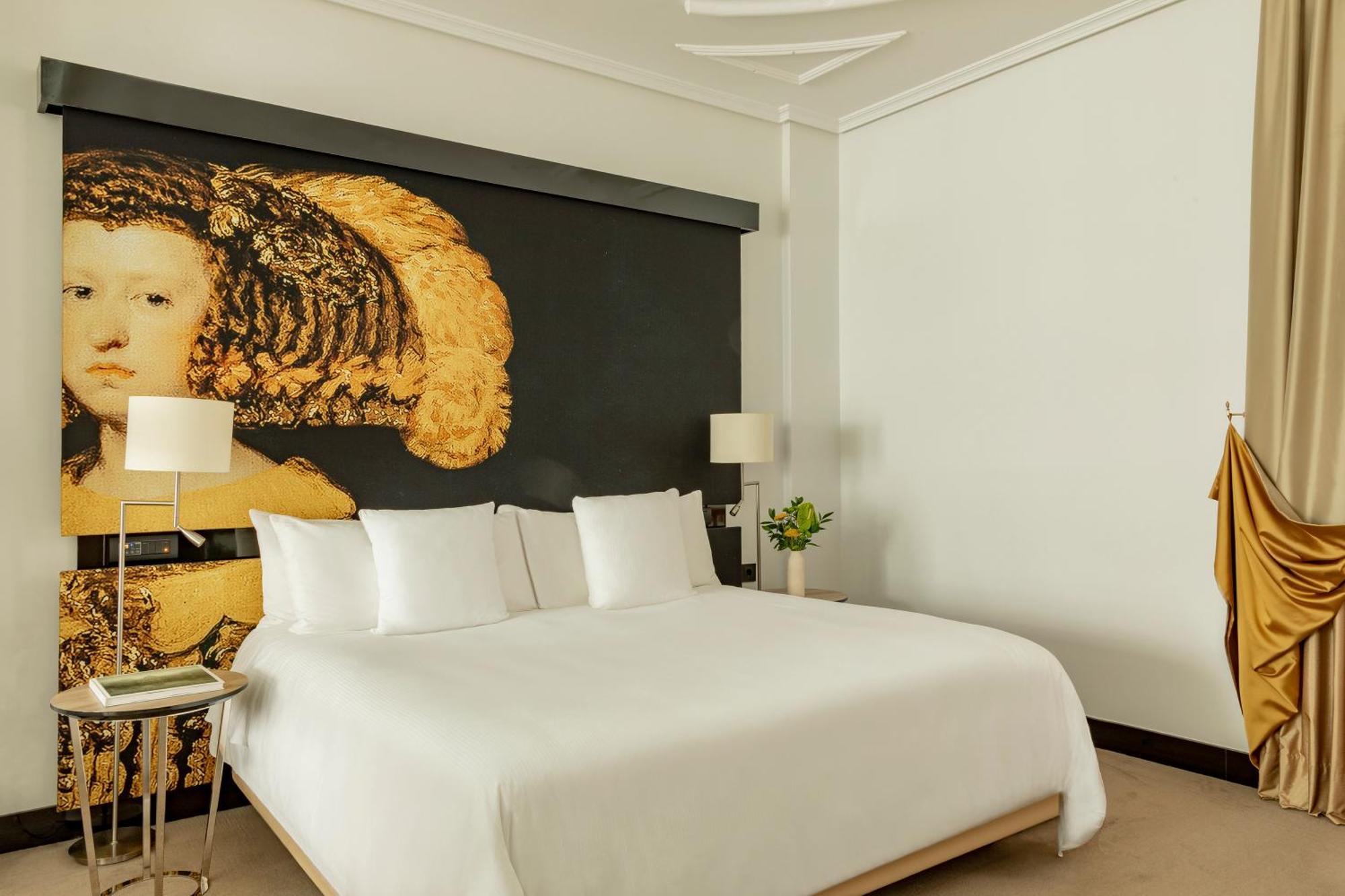 Palacio de los Duques Gran Meliá - The Leading Hotels of the World Madrid Esterno foto A guest room at the hotel