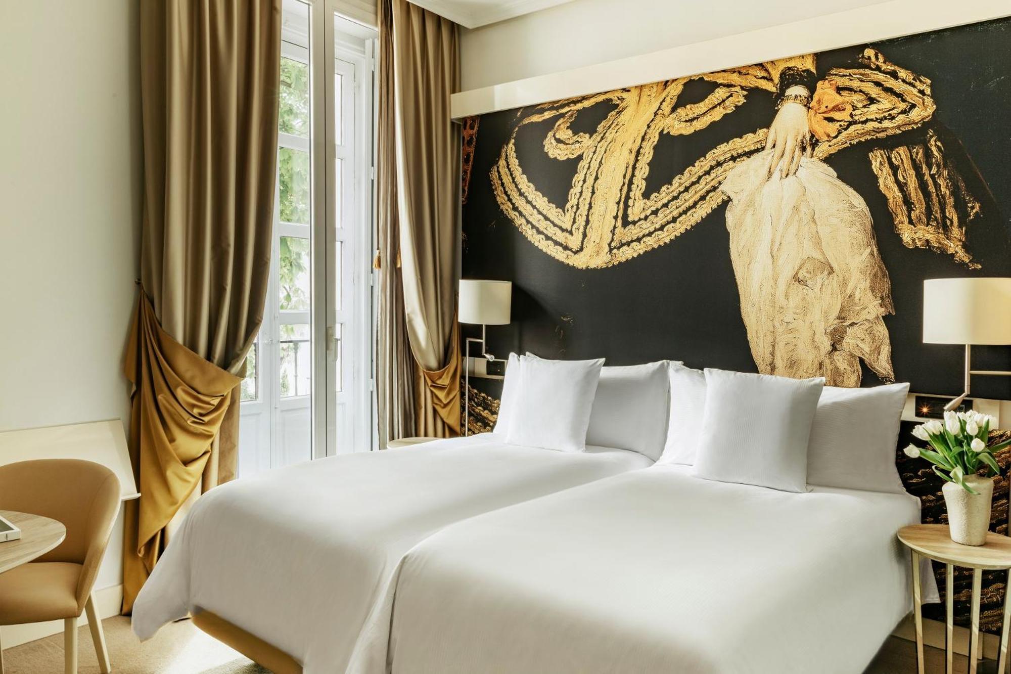 Palacio de los Duques Gran Meliá - The Leading Hotels of the World Madrid Esterno foto Deluxe room