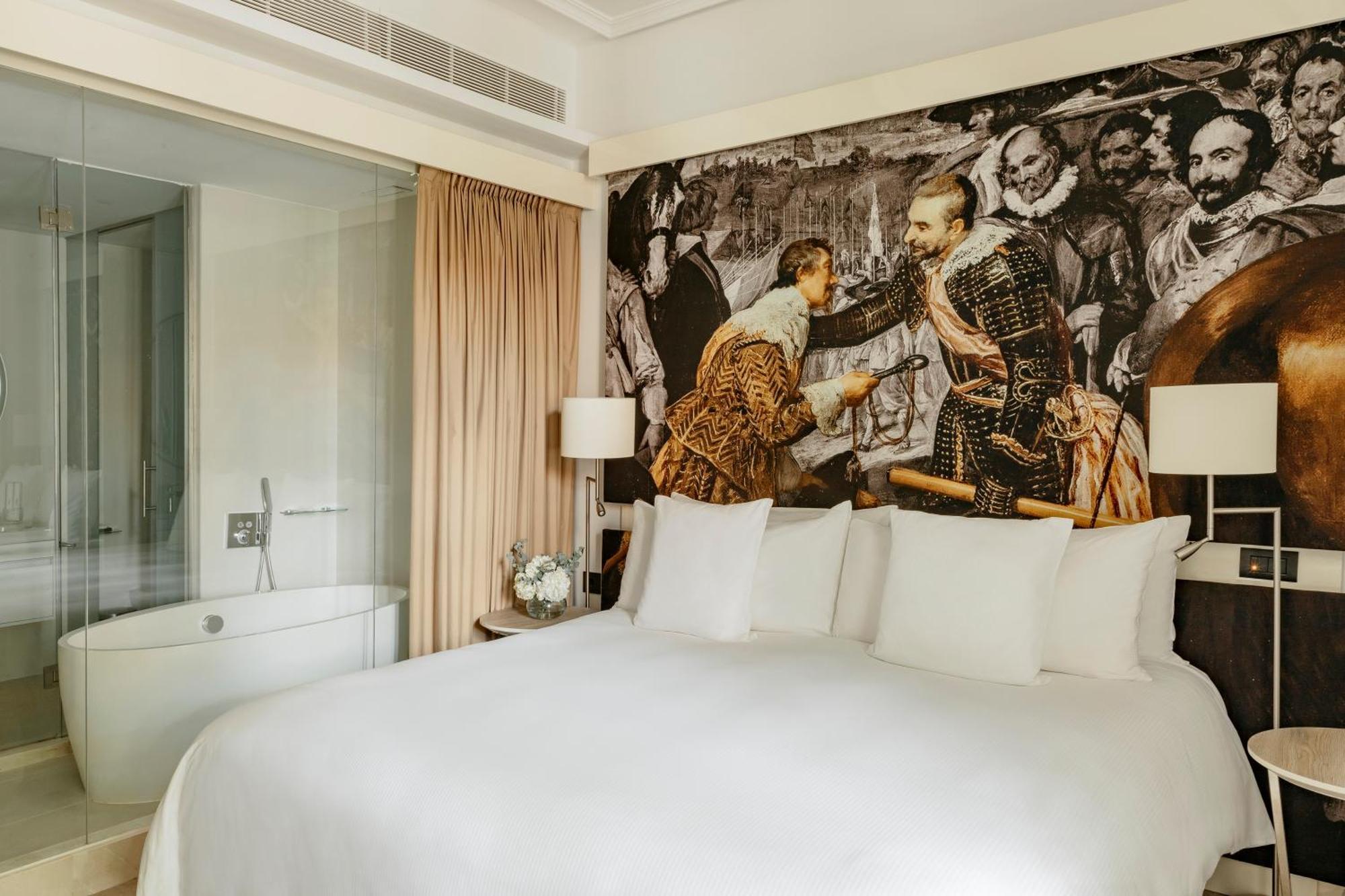Palacio de los Duques Gran Meliá - The Leading Hotels of the World Madrid Esterno foto A bedroom at the W Bangkok